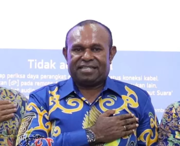 &nbsp;Bupati Dominggus Catue SKM.M.Kes