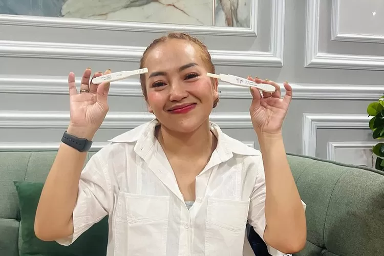 Mpok Alpa Hamil Anak Kembar (Sumber : Instagram @nina_mpokalpa)