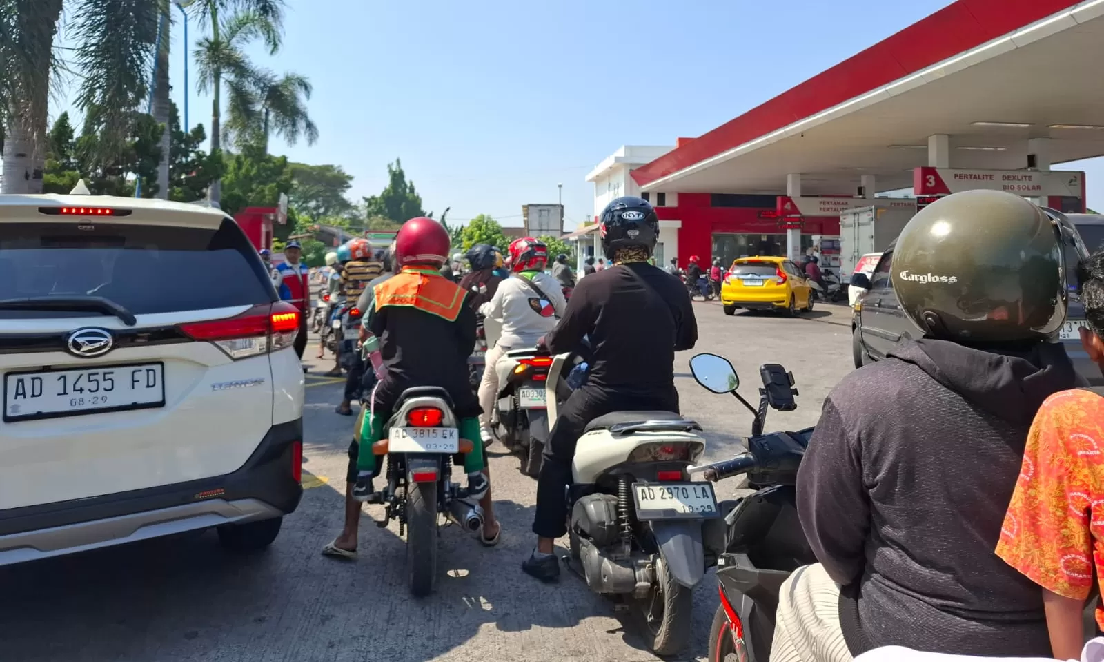 Jateng Siaga Dampak Kenaikan BBM Nonsubsidi, Gubernur Ahmad Luthfi Minta Harga Pangan Diawasi Ketat (kliksolonews/Lukas Budi)
