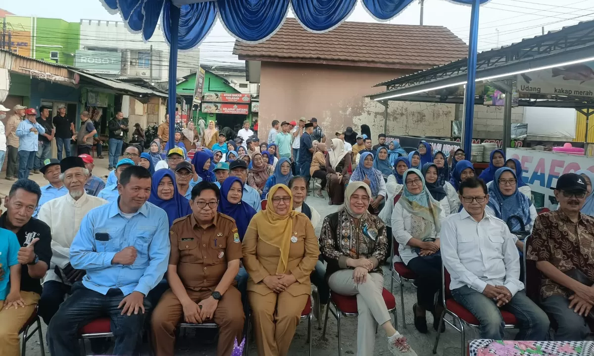 Sesi foto bersama sesuai kegiatan reses Evi Mafriningsianti  Sekretaris Komisi II DPRD Kota Bekasi fraksi PAN (Sakera Nawacita)
