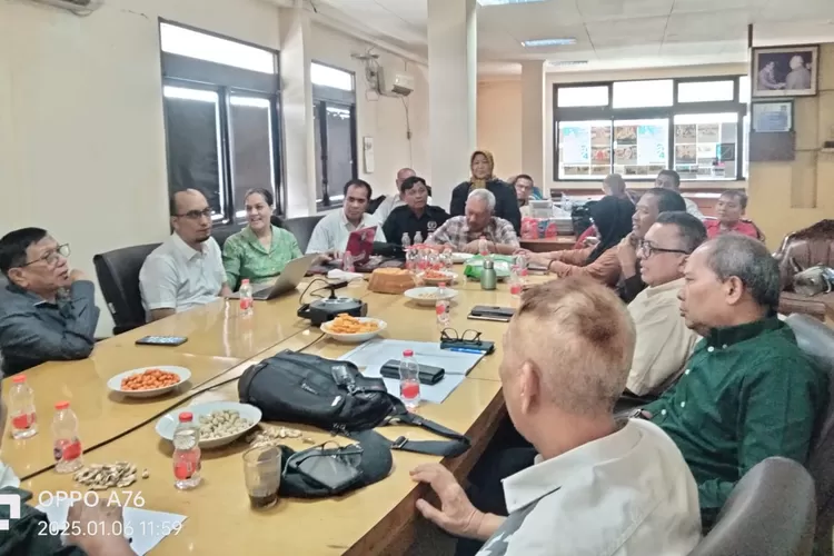 Rapat HPN 2025 dipimpin oleh Ketua Pelaksana HPN 2025 Raja Parlindungan Pane beserta seluruh jajaran panitia.