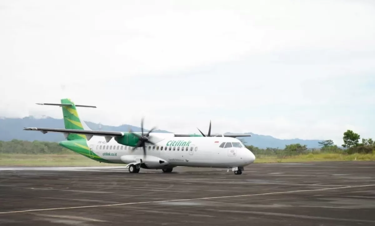 Pesawat Citilink jenis ATR 72-600 mendarat di Bandara Atung Bungsu, Kota Pagar Alam, pada hari Selasa, tanggal 17 Maret 2026. (detiksumsel.com)