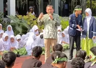 Dokter Rayendra Beri Materi ke Siswa SMAN5 Kota Bogor Soal Mental Health di Perayaan Hari Pendidikan Nasional