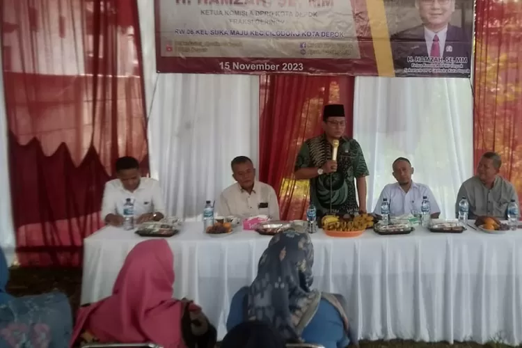 Ketua Komisi A DPRD Kota Depok, Hamzah melaksanakan kegiatan reses di RT3/6 Kelurahan Sukamaju, Kecamatan Cilodong. (Andika Eka/Radar Depok)