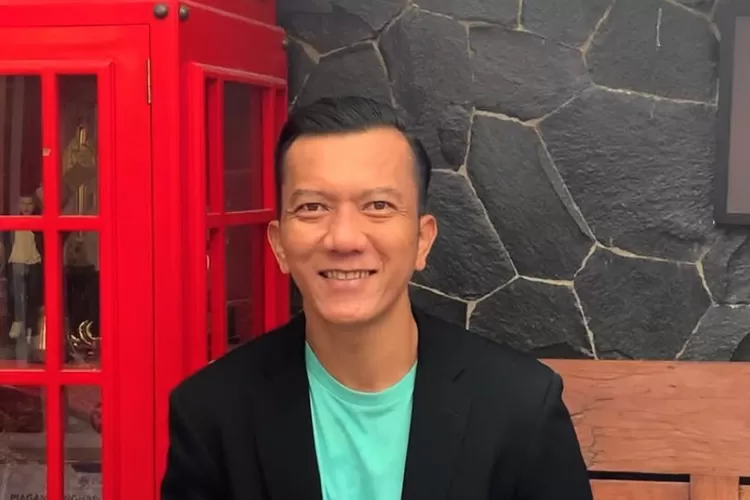 Biodata Teuku Rifnu Wikana Pemeran Suyatmo Film Di Ambang Kematian (Instagram.com/@rifnuwikana)