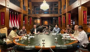 Perkuat Ekonomi Indonesia, Menkeu Suahasil Nazara Ikuti Rapat Terbatas Bersama Presiden Prabowo