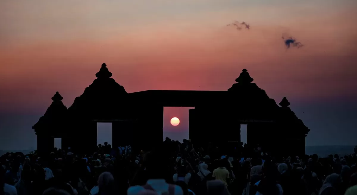 Suasana senja di Candi Ratu Boko. (Foto : Smol.id/dok)