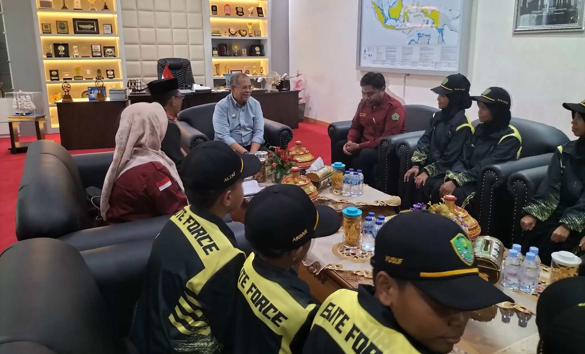 Peserta LKBB kontingen MIN Baubau saat audiensi dengan Wali Kota Baubau