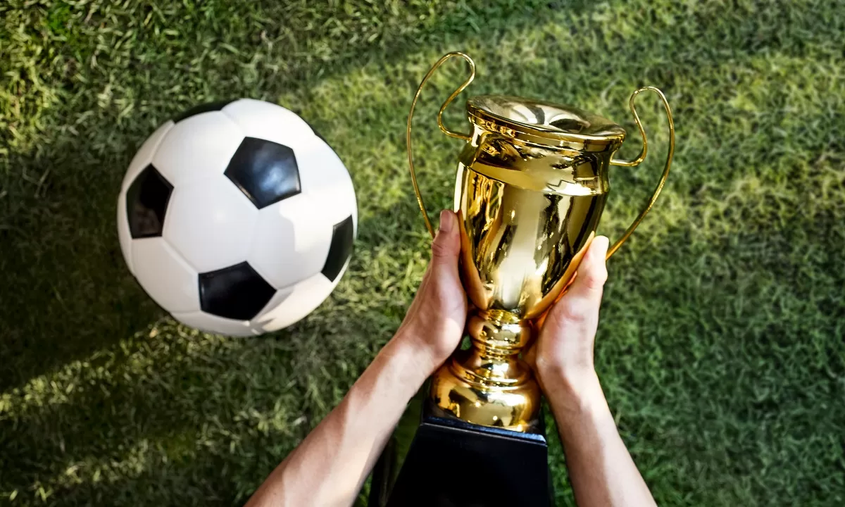 Piala Dunia 2026 diprediksi jadi turnamen terbesar sepanjang sejarah dengan 48 peserta dan dampak ekonomi Rp40,9 miliar dolar AS.