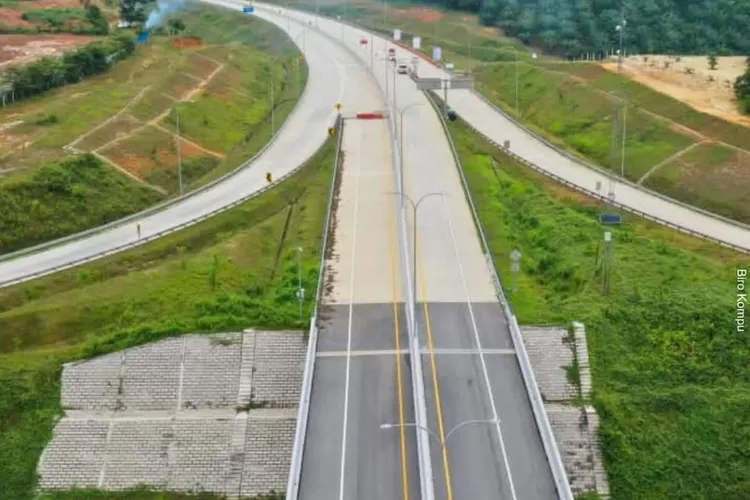 Jalan tol penghubung antara Provinsi Riau dan Sumatera Barat ini ditargetkan rampung pada bulan April 2024 atau saat momen lebaran tahun 2024 (Instagram: Kementerian PUPR)