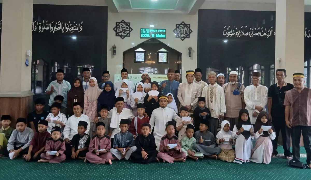 DKM Al Muhajirin Pepabri Gunteng Cianjur menggelar santunan anak yatim. (FOTO: Istimewa)
