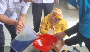 Kelurahan Pasir Putih Depok Kumpulkan 500 Liter Minyak Jelantah, Kasi Kemas : Target Kami Sebanyak-banyaknya