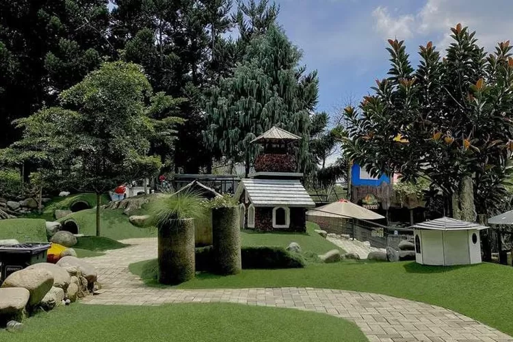 Kawasan wisata Lembang Bandung Barat tampak sepi akibat isu gempa Sesar Lembang (HukamaNews.com / Instagram @gadisel)