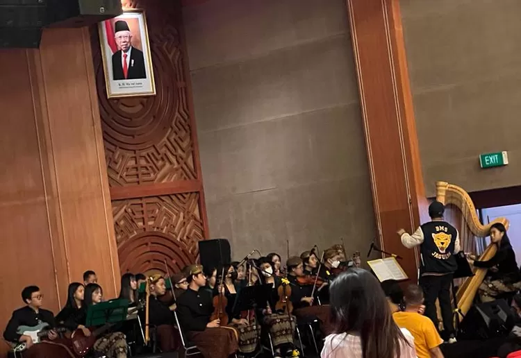 Pertunjukan drama musikal Roro Jongrang di Bunda Mulia School