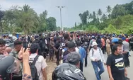  Dua Kubu Gelar Aksi Protes di Depan KPU Papua