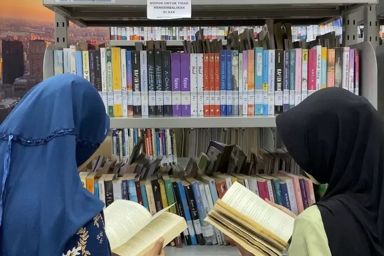 Perpusda Purwakarta buka saat hari libur. (Herman/Metropolitan.id)