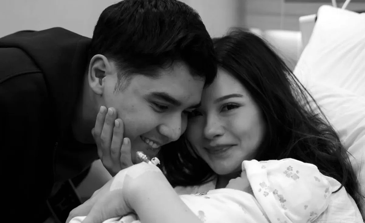 Potret Al Ghazali yang siap siaga mendampingi Alyssa Daguise selama proses lahiran Baby S (Instagram/alyssadaguise)