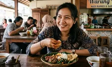 Bukan Sugesti, Ini Penjelasan Ilmiah Mengapa Makan Pakai Tangan Terasa Lebih Enak