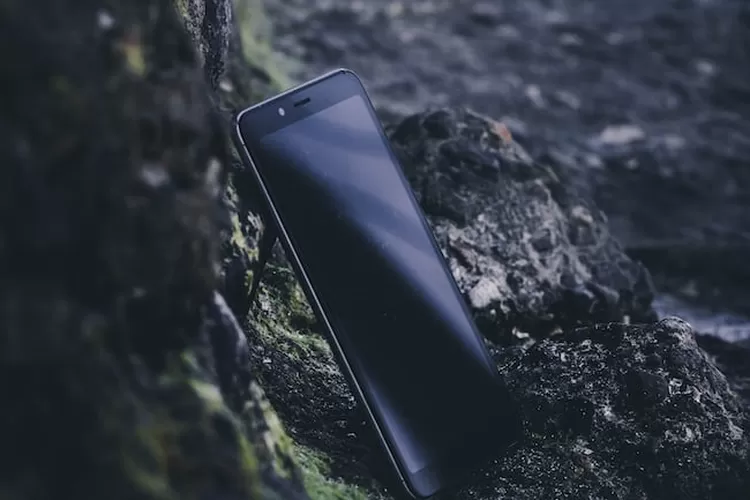 Ilustrasi HP hilang. (Unsplash.com/@theian20)