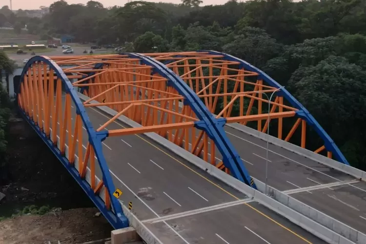 Ilustrasi pembangunan Jalan Tol Lingkar pekanbaru di Riau dan Jalan Tol Padang-Sicincin yang proyeknya dikerjakan bersamaan. Rangkaian Jalan Tol Trans Sumatera (JTTS) tersebut diupayakan tuntas dalam waktu yang bersamaan. (Instagram: PUPR_BPJT)