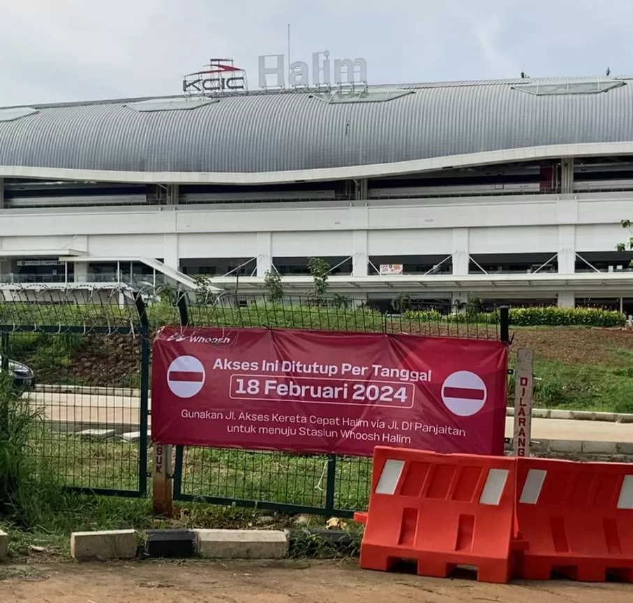 KCIC: Akses Proyek Menuju Stasiun Kereta Cepat Whoosh Halim Ditutup ...