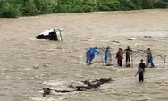 Angkutan Umum Membawa Penumpang 14 Orang Terjun ke Sungai Barumun Palas