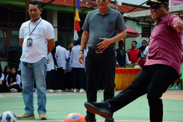 Pj Wali Kota Kick Off Tanda Dibukanya Turnamen MAN 2 Cup 2024