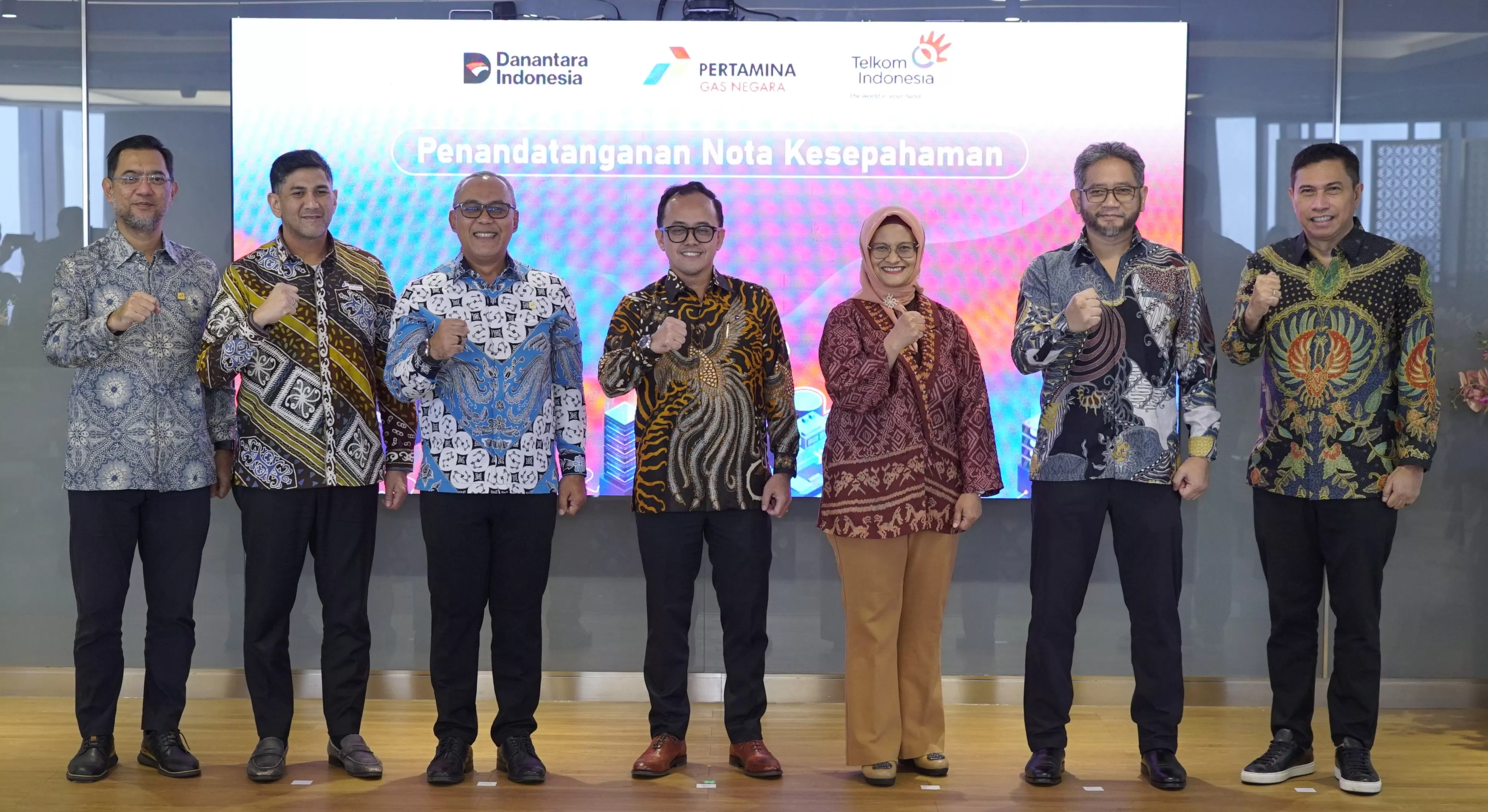 Turut hadir&nbsp;Direktur Strategic Portfolio Telkom Seno Soemadji (kedua dari kanan) dan Direktur Strategi & Pengembangan Bisnis PGN Mirza Mahendra (kedua dari kiri) dalam agenda ini.