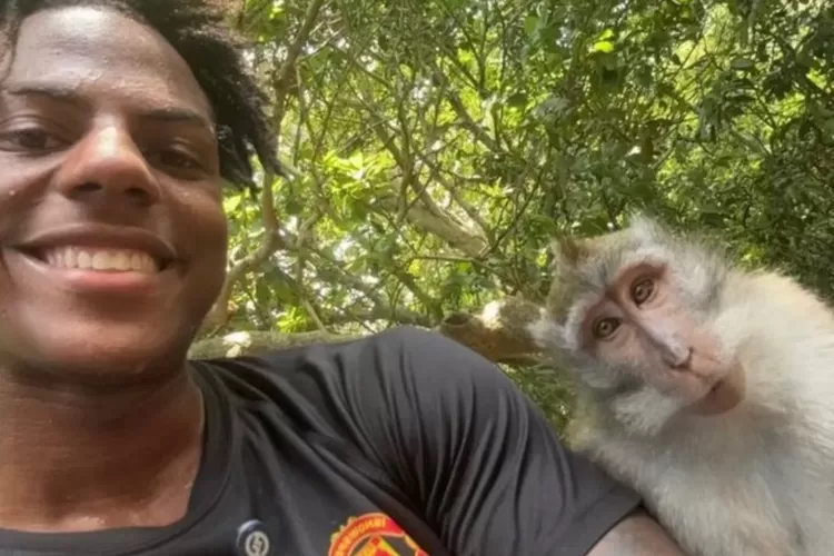 Potret Streamer iShowSpeed saat berkunjung ke Bali. (X.com/@SpeedUpdates1)