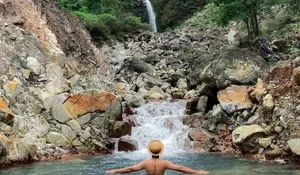 Beda dari yang Lain, Curug di Bogor Ini HTM-nya Cuma Rp 20 Ribu tapi Punya Aliran Air Panas dan Dingin, Ini Dia Lokasinya