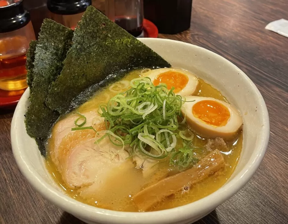 5 Tempat Makan Ramen Halal Di Tokyo, Rasanya Sama Lezat Dan Otentiknya ...