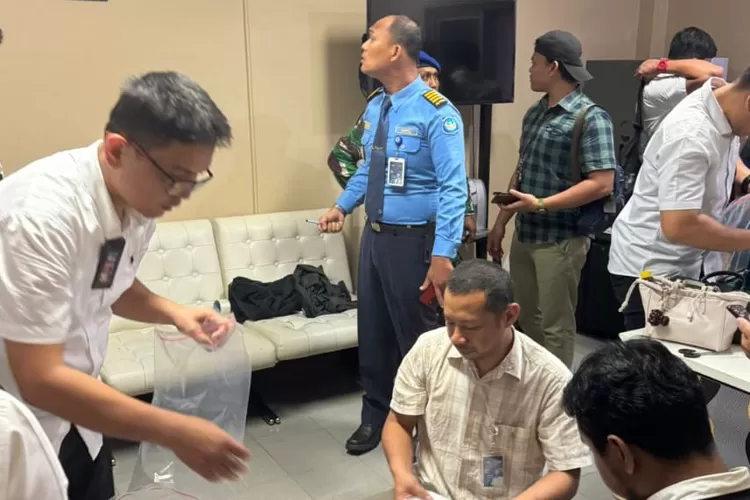 petugas bandara Kualanamu gagalkan peredaran 19 kg sabu 