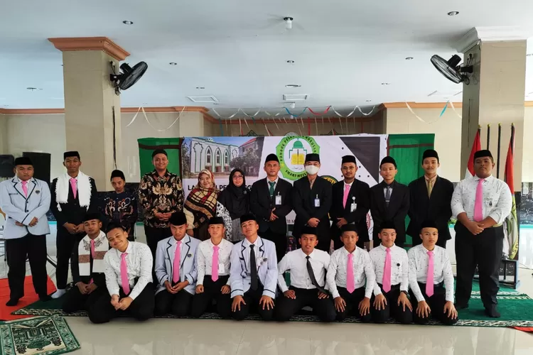 Suasana pembelajaran yang ada di Pondok Pesantren Moderen (PPM) Nurussalam yang terletak di Jalan Panggulan, Kelurahan Pengasinan, Kecamatan Sawangan. (ANDIKA EKA/RADAR DEPOK)