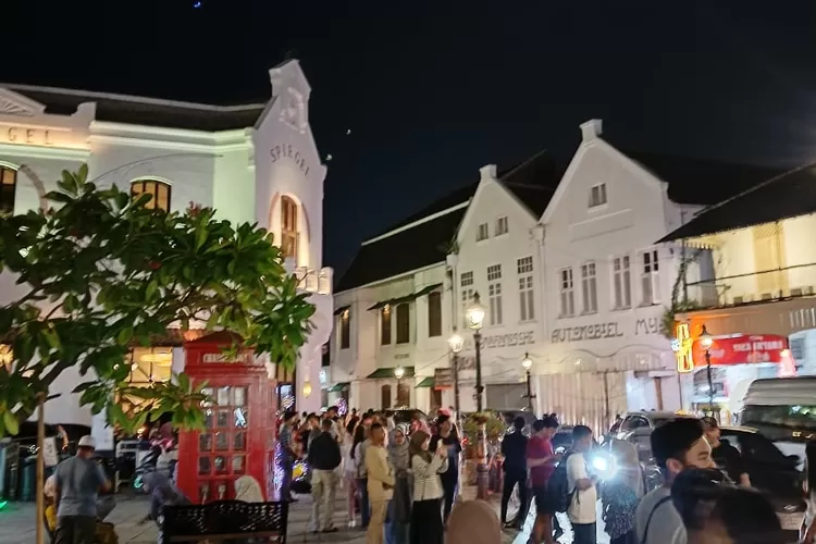 Kota Lama Semarang menjadi tujuan utama para wisatawan berlibur, Kamis (2/1) (Elizabeth Widowati )