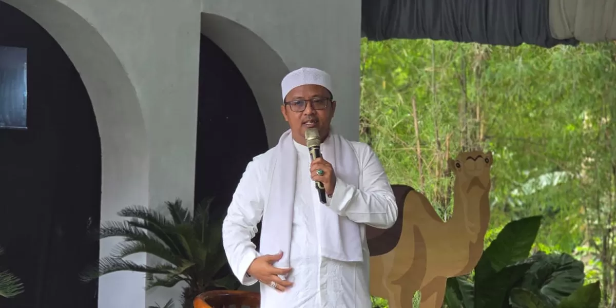Pimpinan Yayasan Darul Ulum sekaligus pemerhati agama, sosial, dan budaya, Bang Boy. (DOKUMEN NARASUMBER)