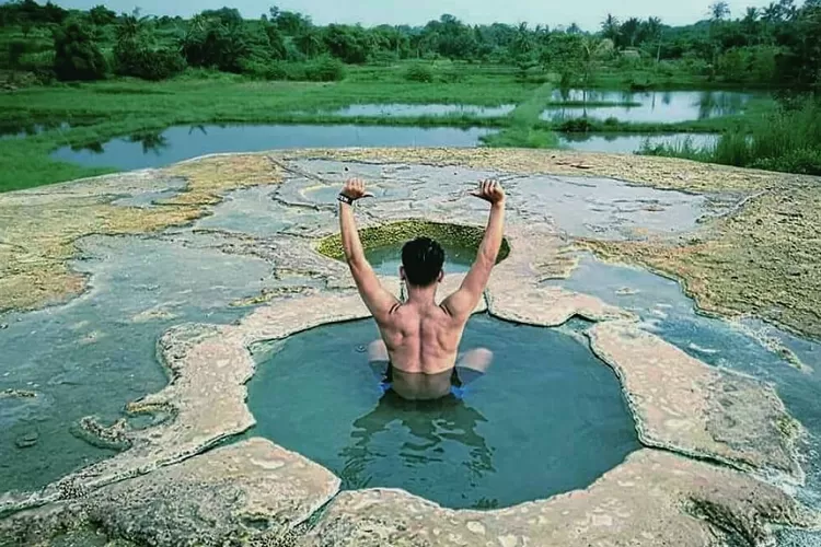 3 rekomendasi wisata terbaru di Bogor (Sumber - Pemandian Air Panas Gunung Peyek : Instagram @abee_aries)