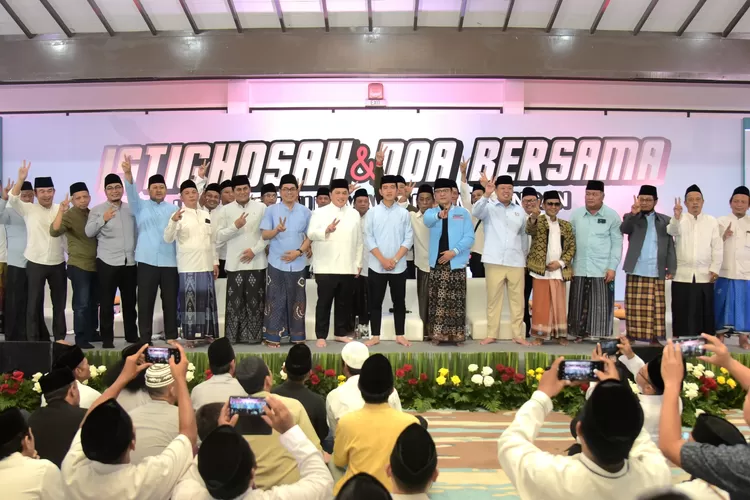 Cawapres 02, Gibran Rakabuming Raka saat menghadiri deklarasi alumni Pondok Pesantren Al Falah Ploso