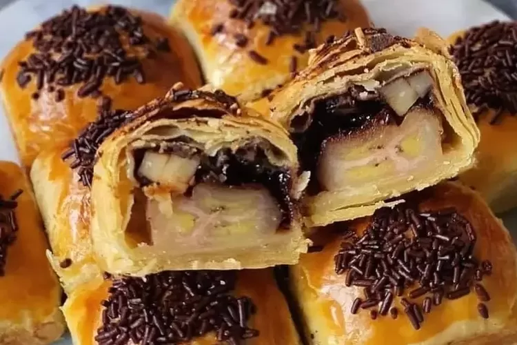 Resep pisang bolen  (Facebook @Resep Bude)