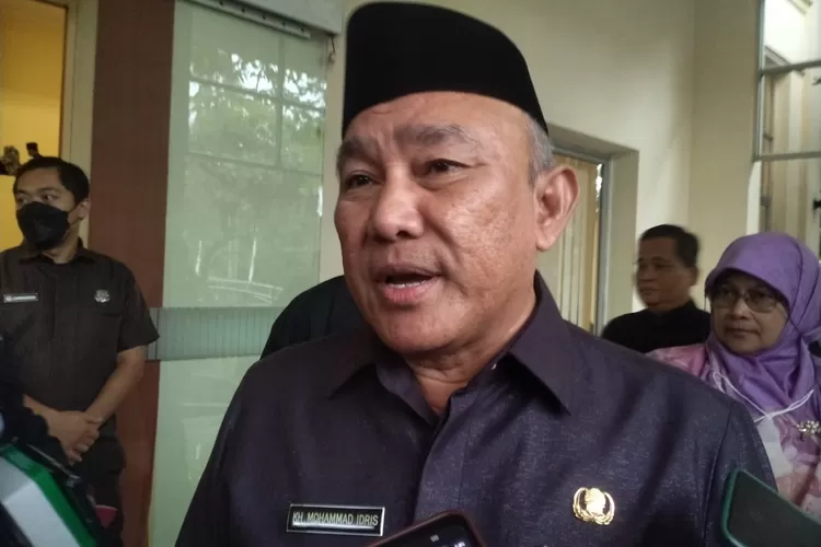 Walikota Depok, Mohammad Idris selepas menghadiri Sidang Paripurna di Gedung DPRD Depok, Kamis (27/6). (ALDY RAMA/RADAR DEPOK)