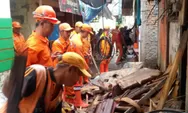 Rumah Rawan Ambruk di Mangga Dua Selatan Dievakuasi