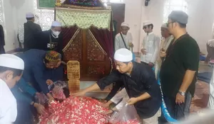 Prosesi Habib Hasan bin Jafar Aseggaf Dimakamkan di Masjid Nurul Musthofa Center Depok