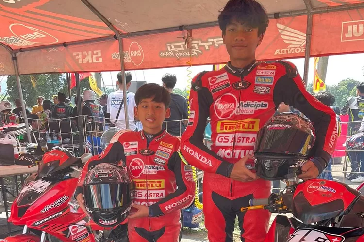 dua pebalap muda berbakat, Arkana Ocktane asal Bandung dan Andra Setya Ismay asal Bogor, yang sama-sama mengikuti kelas Bebek 4T 150cc Rookie menggunakan Honda Supra GTR 150