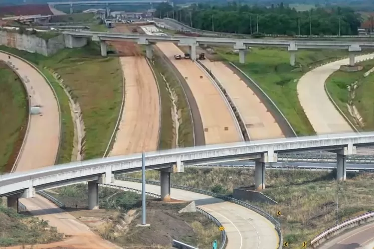 Ilustrasi pembangunan jalan tol rangkaian dari mega proyek Jalan Tol TransSumatera (JTTS) di Sumatera Selatan yang dibatalkan pembangunannya oleh pemerintah. (Instagram: pupr_bpjt)