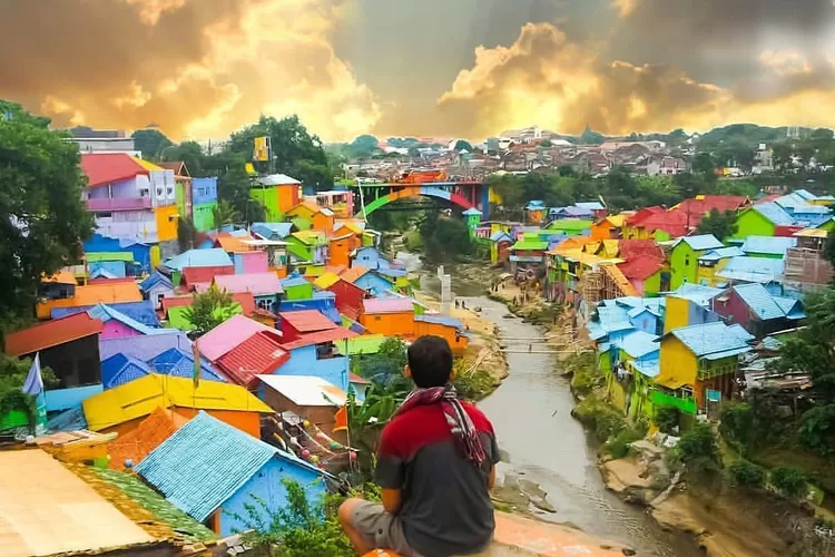 Kampung Warna Warni Jodipan Malang Dan Sungai Brantas Yang Jadi Suguhan ...