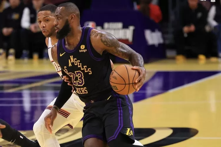 Bintang Los Angeles Lakers, LeBron James, ketika tampil menghadapi Phoenix Suns di perempat final Turnamen In Season NBA 2023 di Crypto.com Arena, Los Angeles Amerika Serikat, (Instagram @lakers)