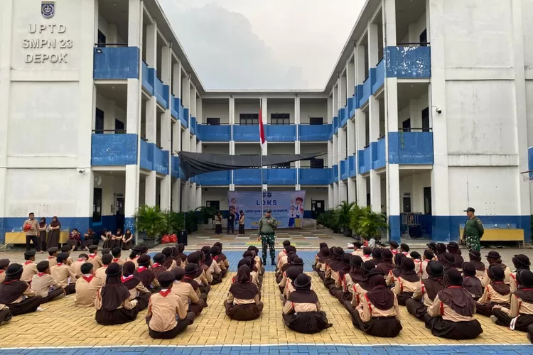 Pelaksanaan LDKS SMPN 23 Depok di halaman sekolahnya yang terletak di Jalan Jambore, Kelurahan Harjamukti, Kecamatan Cimanggis, pada 28&ndash;29 November 2025. (ANDIKA EKA/RADAR DEPOK)