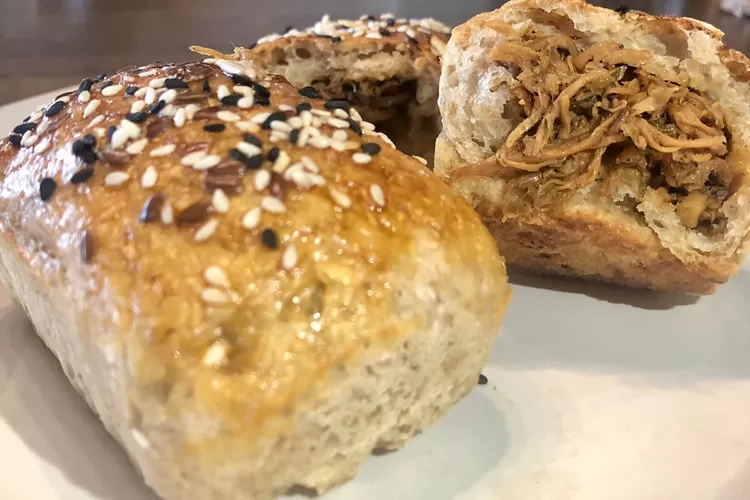 Sajian sourdough bread dengan isian protein hewani yang semakin inovatif (Elizabeth Widowati )