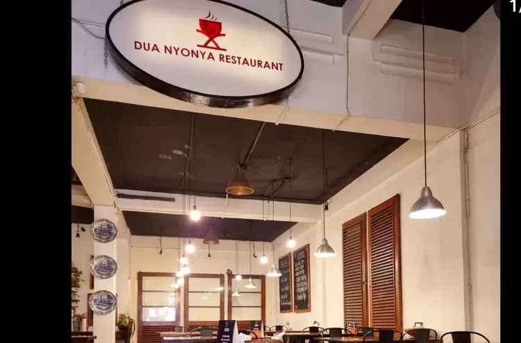 Suasana di Dua Nyonya Restaurant