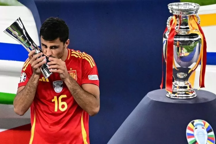 Rodri terpilih sebagai pemain terbaik Euro 2024. (Instagram @rodrihernandezbr)