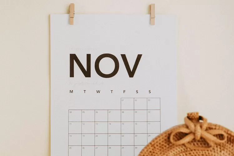 Ilustrasi kalender November 2023.  (Unsplash/ Maddi Bazzocco)
